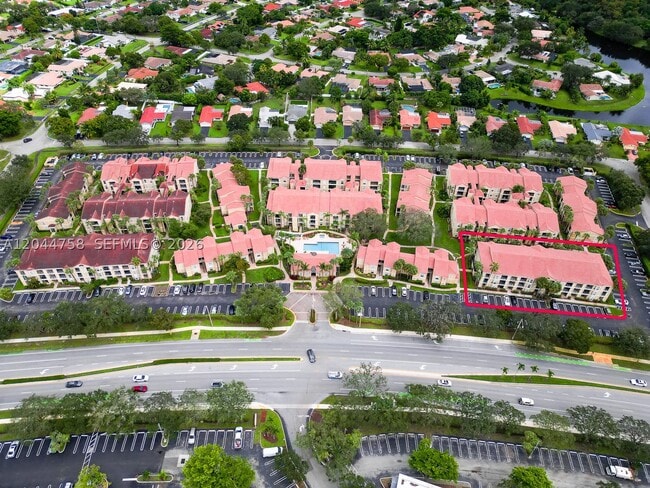 Building Photo - 777 Riverside Dr