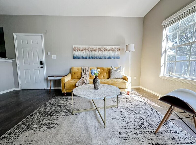 Primary Photo - 6225 Saratoga Blvd