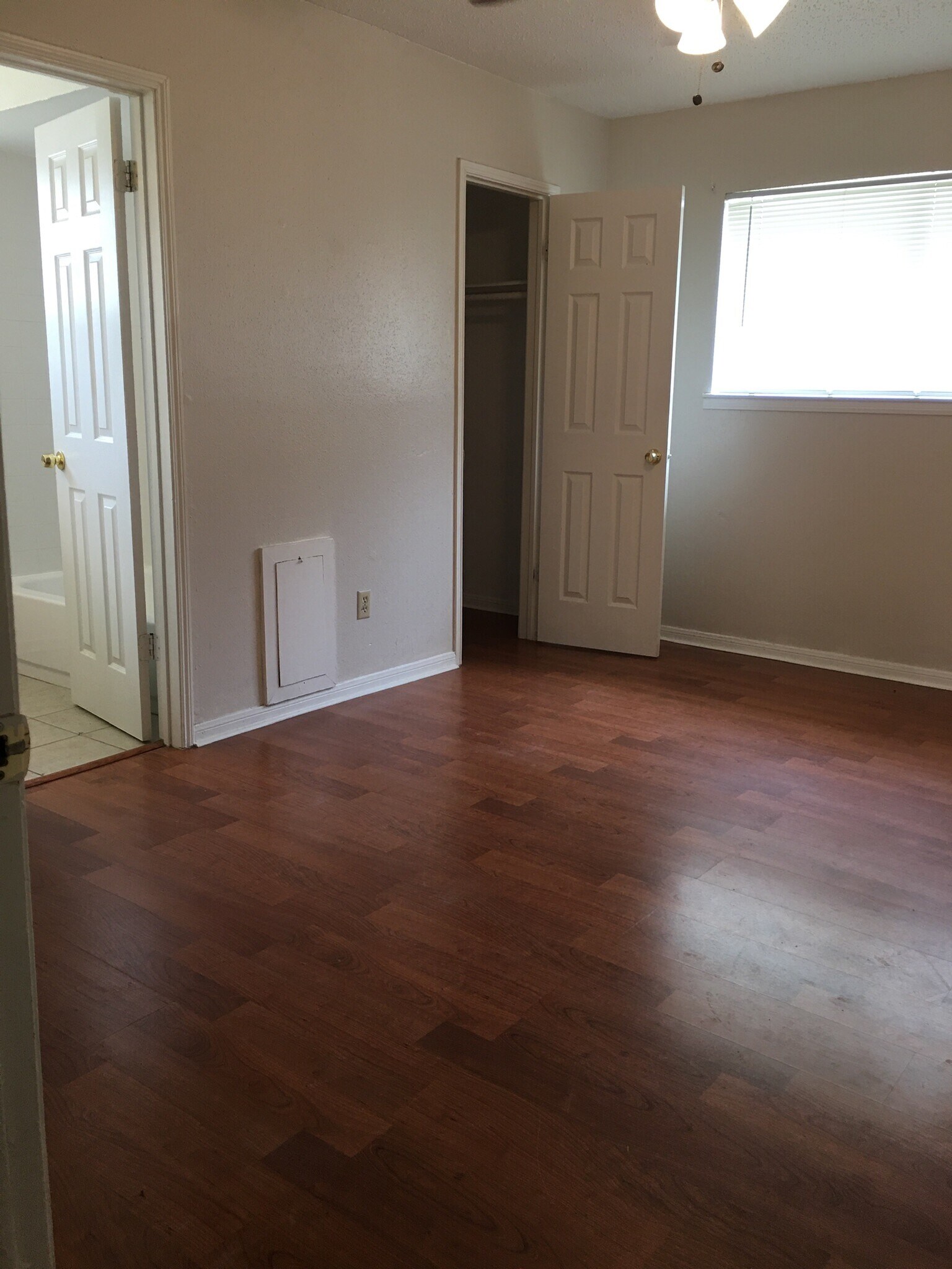 Building Photo - 1727 Junker St