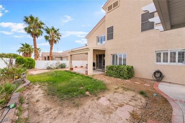 Building Photo - 8516 Summer Vista Ave