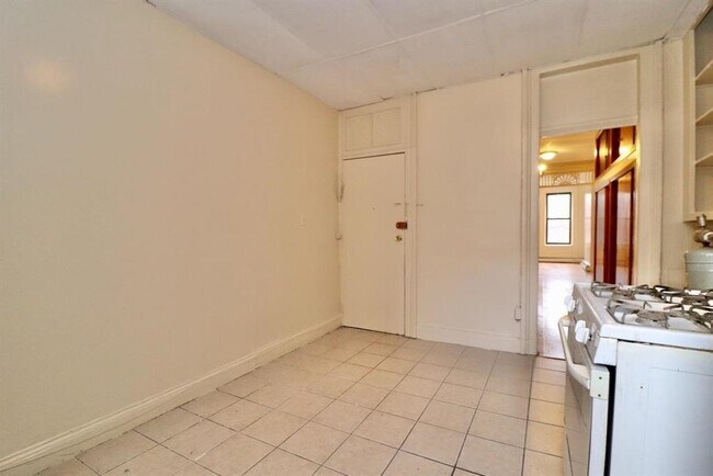 Building Photo - 609 Jersey Ave