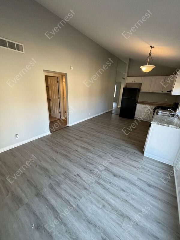 Building Photo - 1312 Langholm Dr