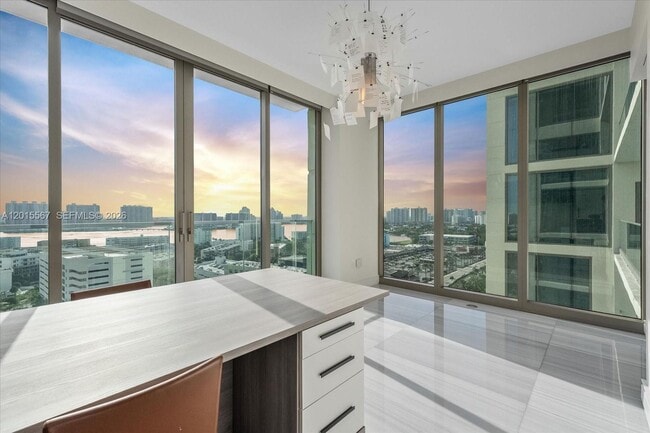 Building Photo - 17901 Collins Ave