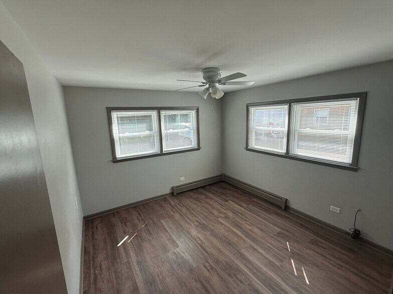 Building Photo - 4605 Maple Ave