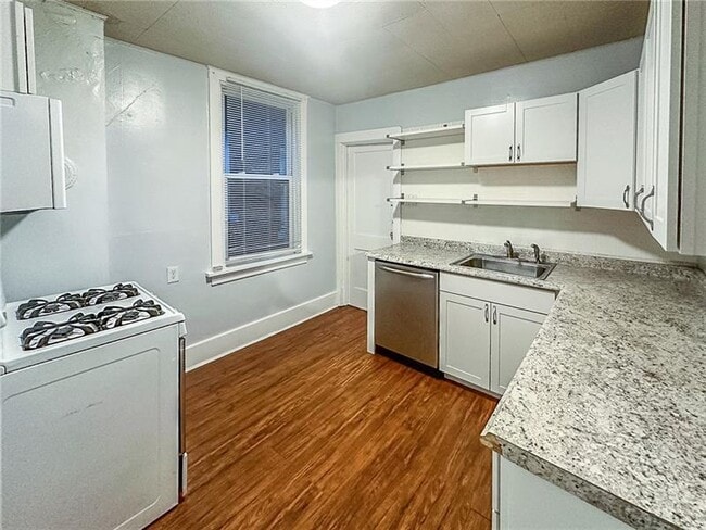 Building Photo - 1244 Hillsdale Ave