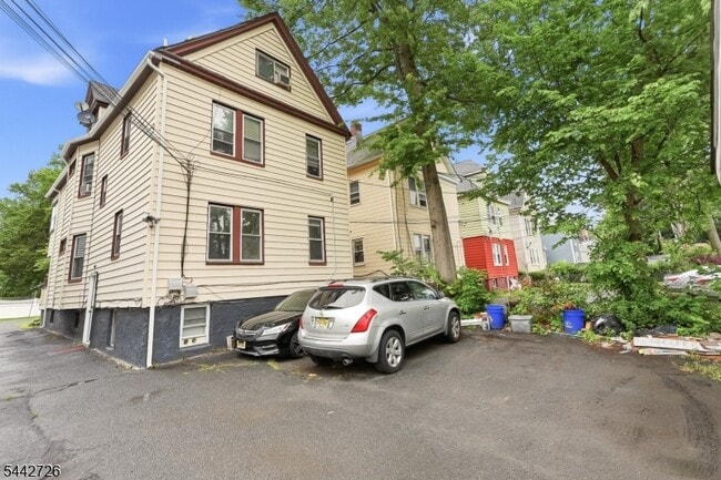 Building Photo - 51 Edgar St