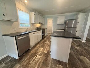 Building Photo - Gorgeous 3/2 Brooksville Available Now !