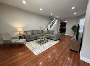 Building Photo - 2915 W Wishart St