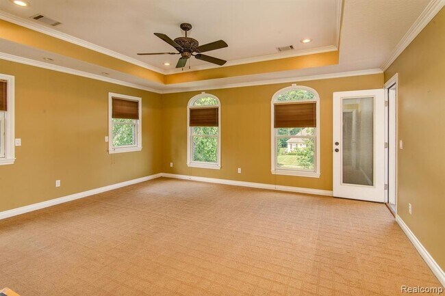 Building Photo - 1821 Woods Way