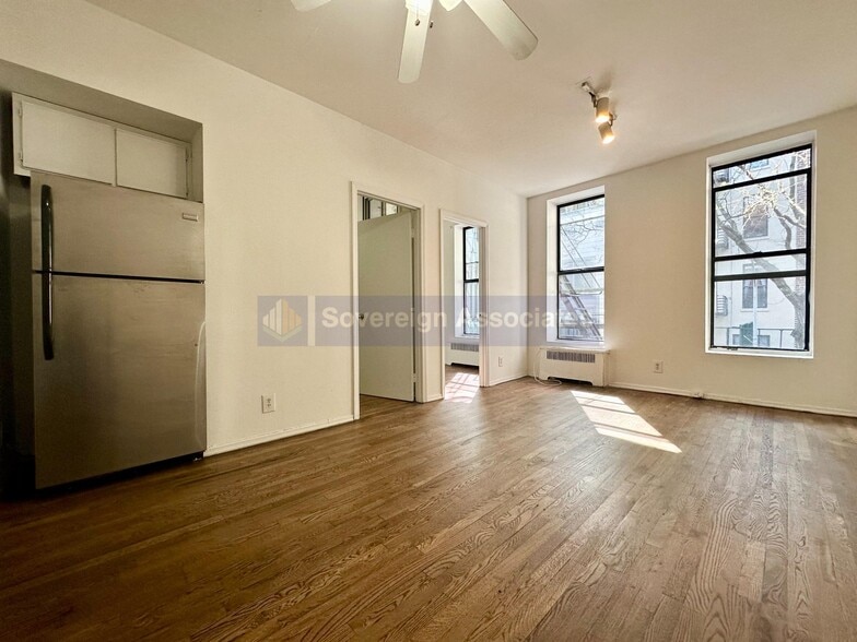 Primary Photo - 156 E 85th St