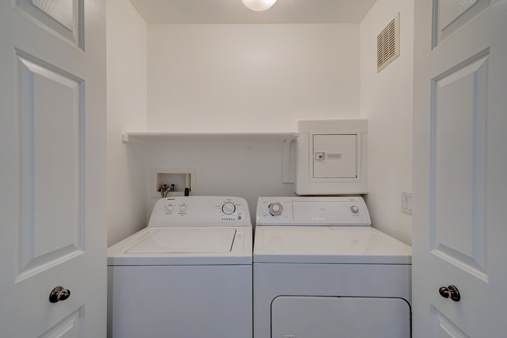 Laundry with washer and dryer - 435 W Rio Salado Pky