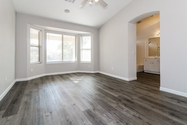 Building Photo - 2201 S 82nd Ln