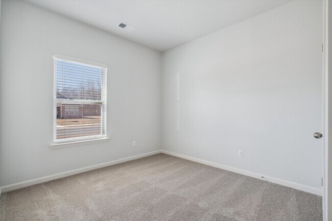 Building Photo - 85 Kipling Dr