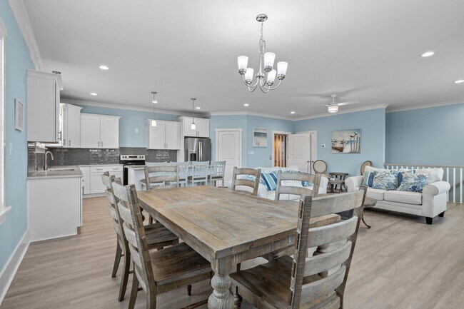 Building Photo - 5603 Sound Dr