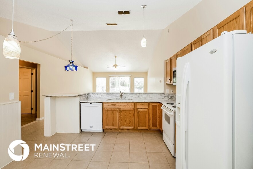 Building Photo - 2681 Greywall Ave