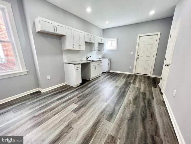 Building Photo - 5532 Chancellor St