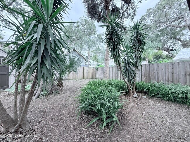 Building Photo - 17 Lovett St