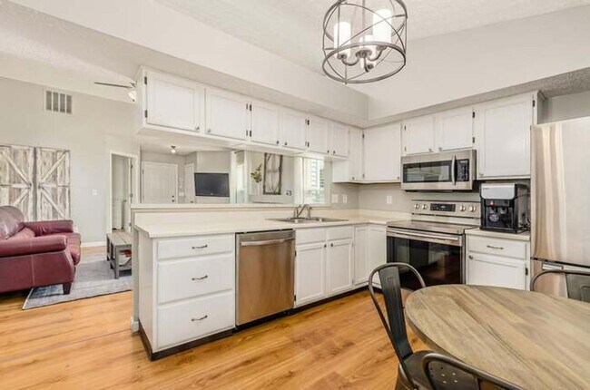 Building Photo - 3539 Westbay Dr