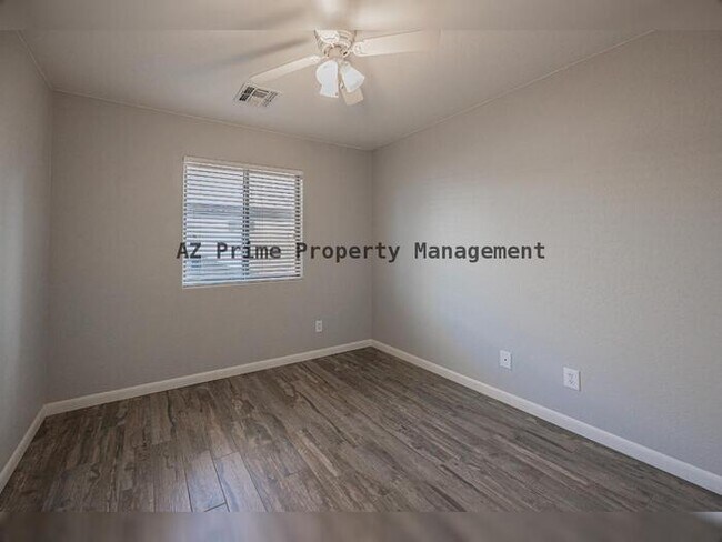 Building Photo - 1633 E Beautiful Ln