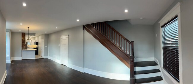 Living area - 72 Delaware Ave