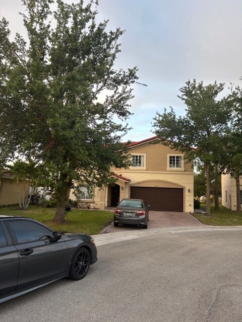 Building Photo - 2054 Providence Pl