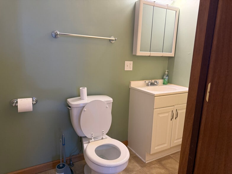 Building Photo - 111 N Market St