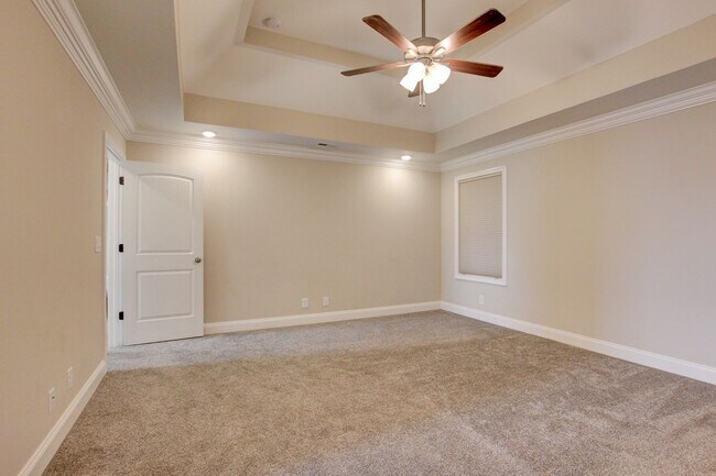 Building Photo - 230 Cotoneaster Ln