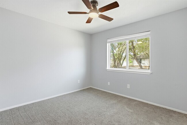 Building Photo - 7235 Battle Hills Dr