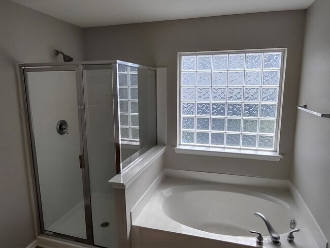 Building Photo - Beautiful Home located in the McCoy Crossing Community!