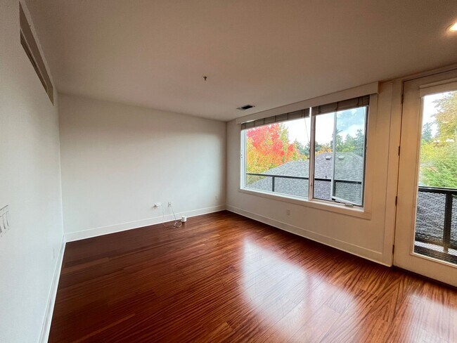 Building Photo - 2 Bed + 2 Bath Condo in the Belmont District Portland ~ Secured Garage Parking, Washer & Dryer in...