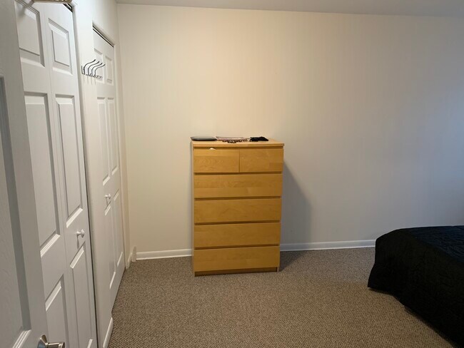 Building Photo - 525 Fairbrook St