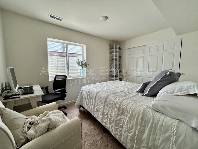 Building Photo - 514 Rolling Meadow Dr