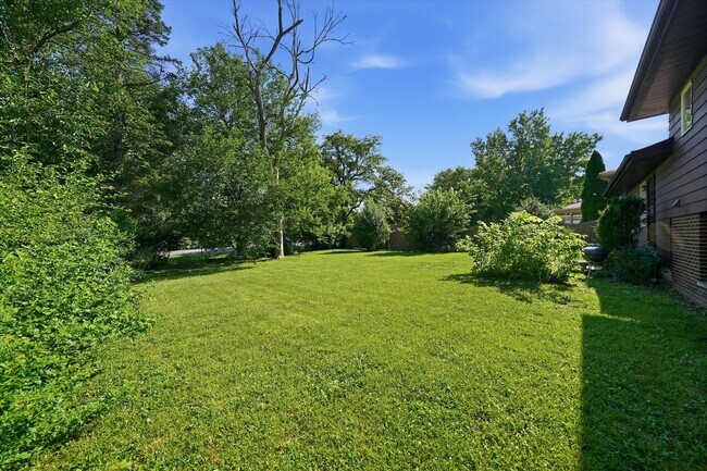 Building Photo - 4050 Violet Ln