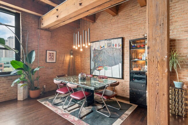 Building Photo - 14 N Peoria St