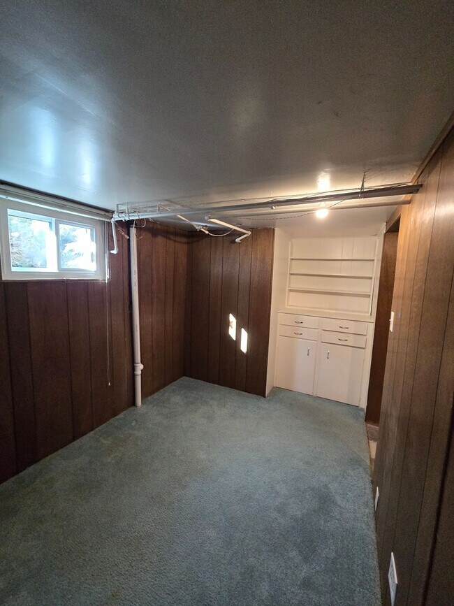 Building Photo - Remodeled Ranch Home