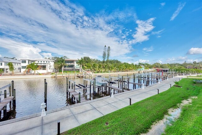 Building Photo - 1703 N Tamiami Trl