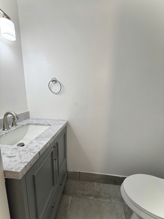 Building Photo - 3 Bedroom Home in Holladay now available