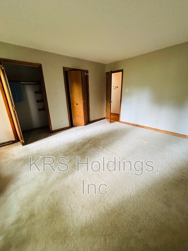 Building Photo - 8416 Summit Acres Dr