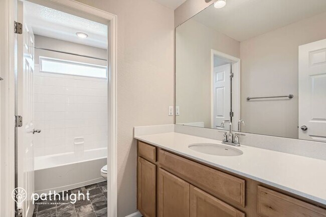 Building Photo - 720 Penstemon Dr