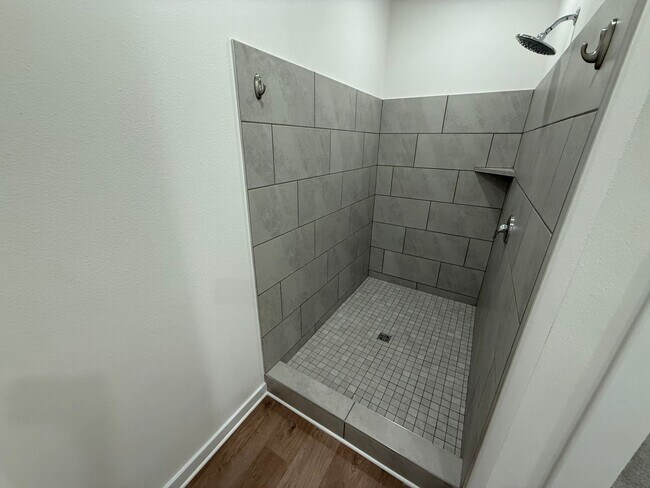 Building Photo - Free Wi-Fi for the first year! 4 Bed/2 Bat...