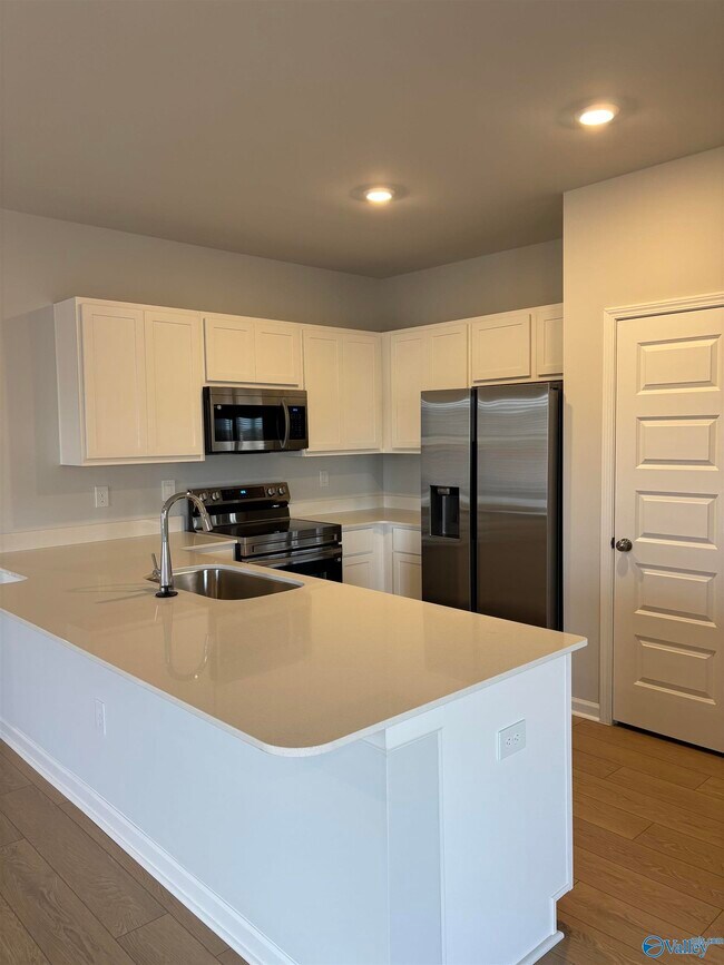 Building Photo - 127 Havner Dr