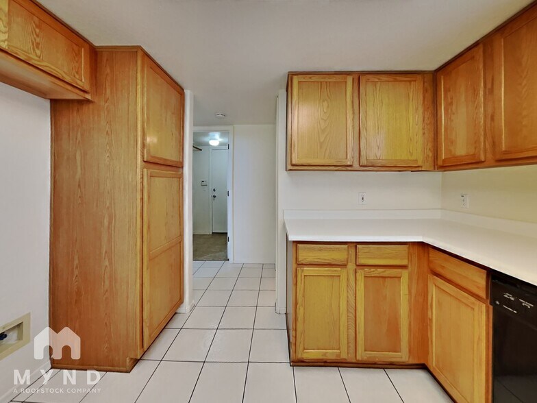 Building Photo - 3942 E Rosemonte Dr