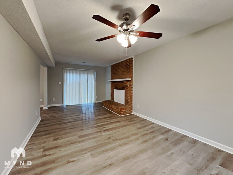 Building Photo - 6301 Ivory Palm Dr