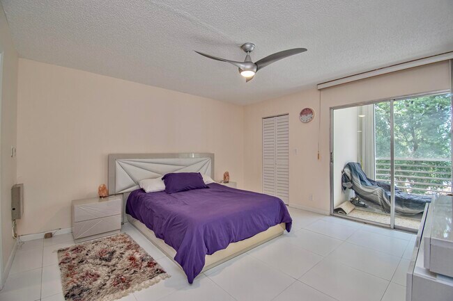 Building Photo - 2301 Lucaya Ln