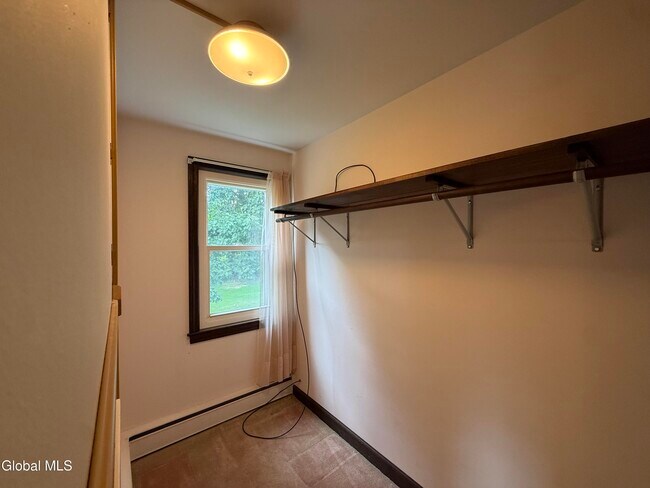 Building Photo - 549 Columbia St Ext