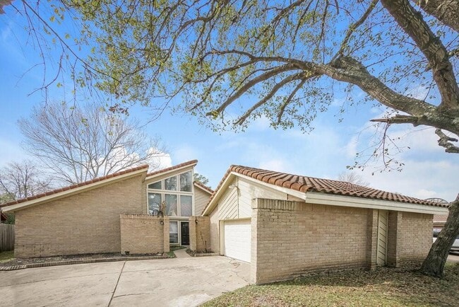 Primary Photo - 7659 Athlone Dr