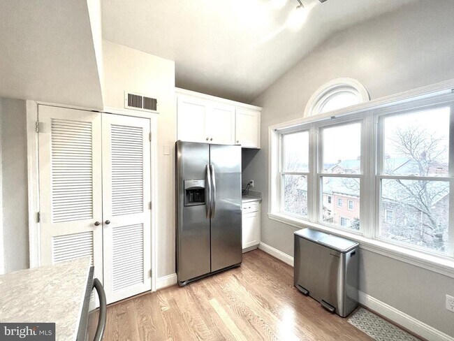 Building Photo - 1513 Oronoco St