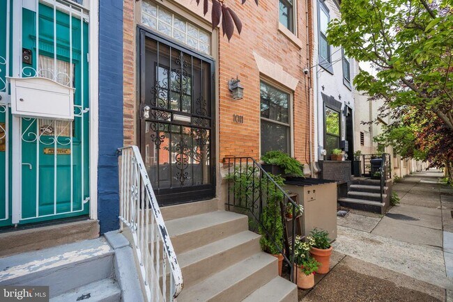 Building Photo - 1011 S 24th St