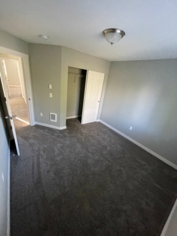 Building Photo - 1114 S Silver St