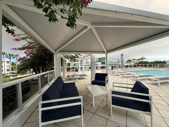 Building Photo - 3015 N Ocean Blvd